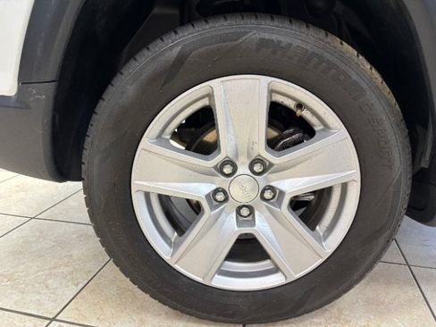 Used 2022 Jeep Compass Latitude w/ Convenience Group FWD image 16