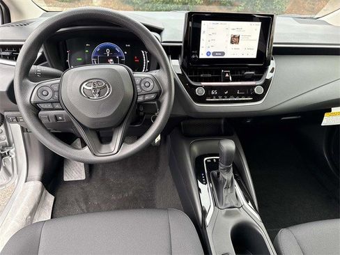 Used 2026 Toyota Corolla LE image 17