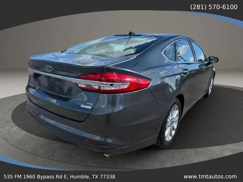 Used 2017 Ford Fusion SE w/ Fusion SE Technology Package FWD image 6