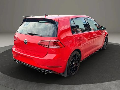 Used 2018 Volkswagen Golf 4-Door AWD/4WD image 4