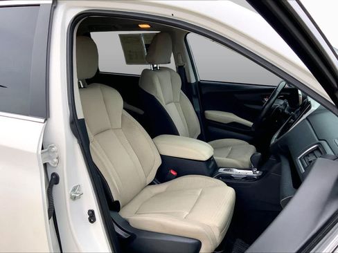 Used 2023 Subaru Ascent Premium w/ Convenience Package AWD/4WD image 9