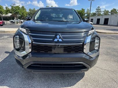 New 2025 Mitsubishi Outlander ES