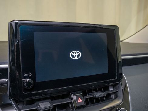 Used 2025 Toyota Corolla LE image 12