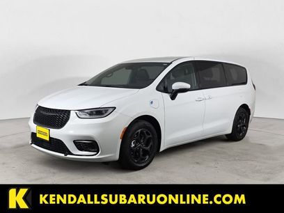 Used 2023 Chrysler Pacifica Touring-L w/ S Appearance Package