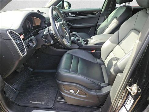 Used 2021 Porsche Cayenne image 13