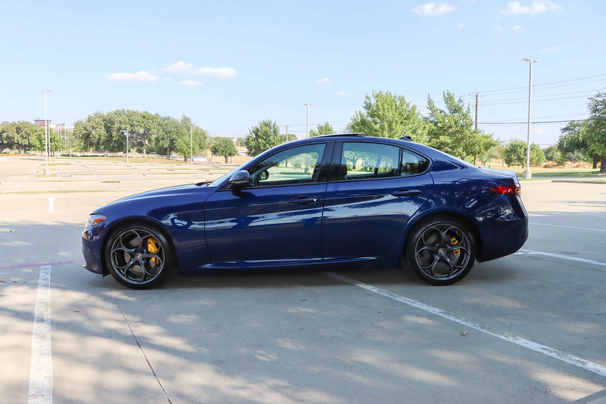 Used 2019 Alfa Romeo Giulia w/ Nero Edizione RWD image 4