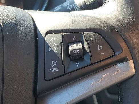 Used 2022 Chevrolet Trax LT w/ LT Convenience Package AWD/4WD image 12