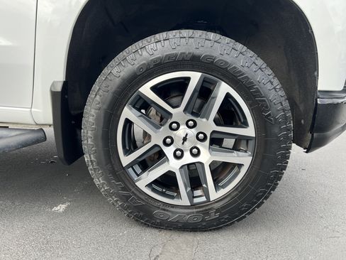 Used 2019 Chevrolet Silverado 1500 LT Trail Boss AWD/4WD image 11