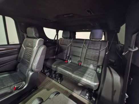 Used 2023 Cadillac Escalade ESV Sport Platinum w/ LPO, ONYX Package AWD/4WD image 21
