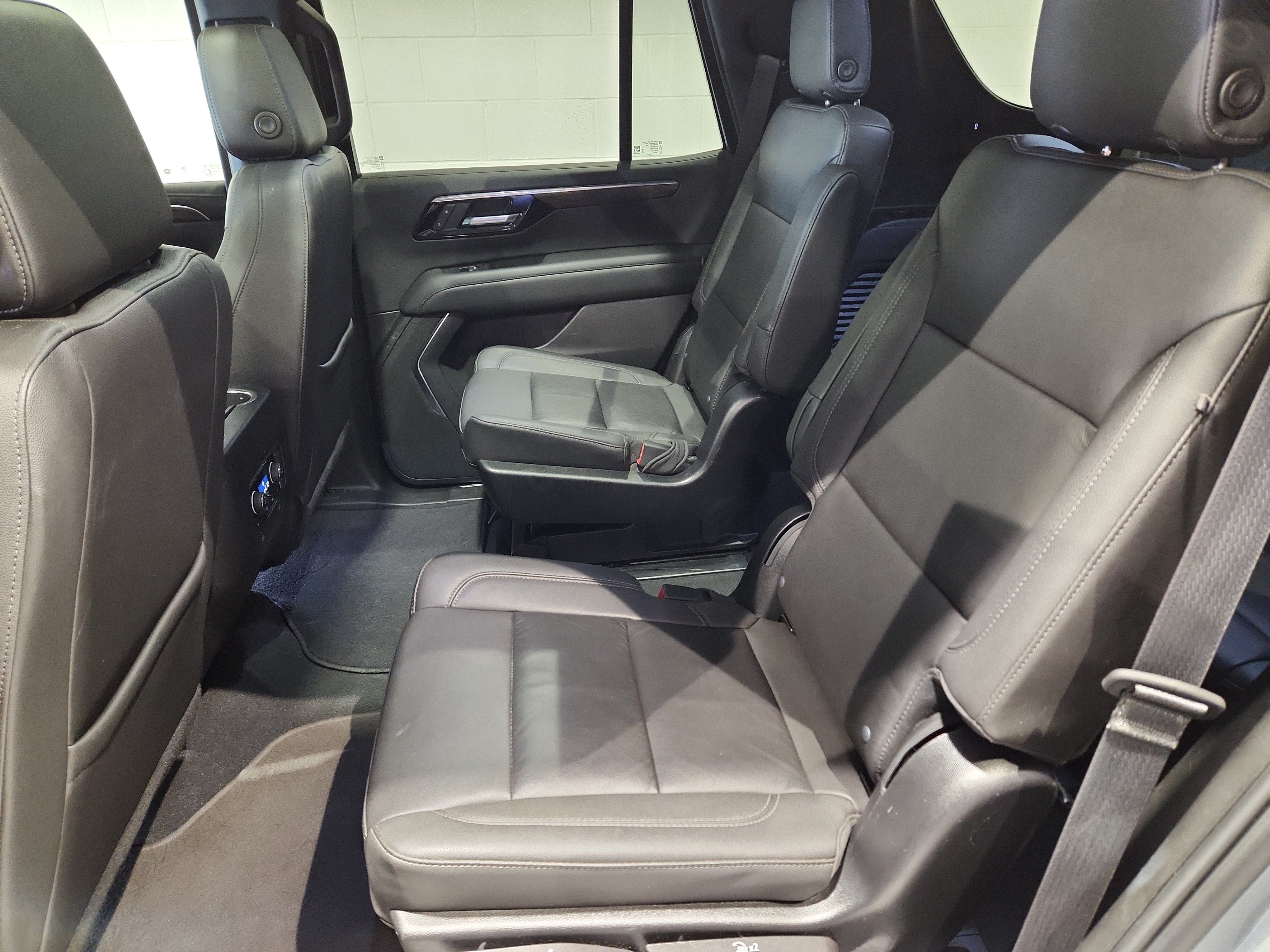 Used 2023 Chevrolet Tahoe LT w/ Luxury Package AWD/4WD image 21