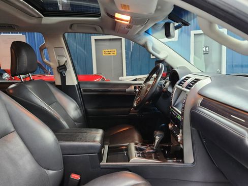 Used 2015 Lexus GX 460 image 14
