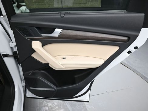 Used 2022 Audi Q5 2.0T Prestige w/ Prestige Package image 36