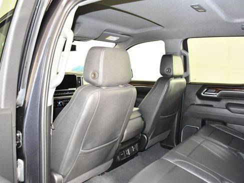Used 2025 GMC Sierra 1500 SLT AWD/4WD image 50