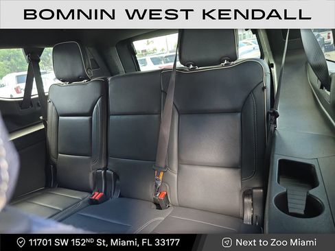 Used 2023 GMC Yukon XL SLT image 12