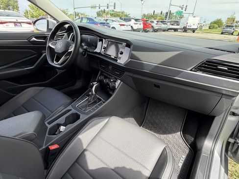 Used 2024 Volkswagen Jetta SE FWD image 27