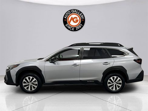 Used 2024 Subaru Outback Premium image 4