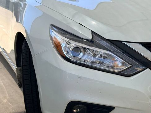 Used 2016 Nissan Altima 2.5 SL w/ 2.5 Technology Package FWD image 3