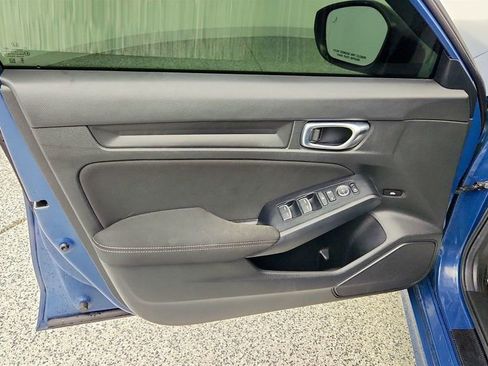 Used 2025 Honda Civic Sport image 10