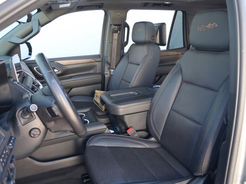 Used 2024 Chevrolet Tahoe High Country w/ Advanced Technology Package image 35