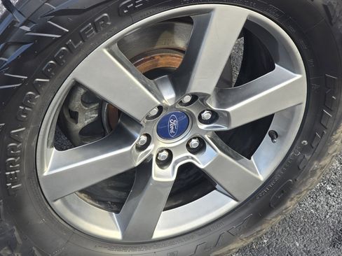 Used 2017 Ford F150 Lariat w/ Equipment Group 502A Luxury image 11