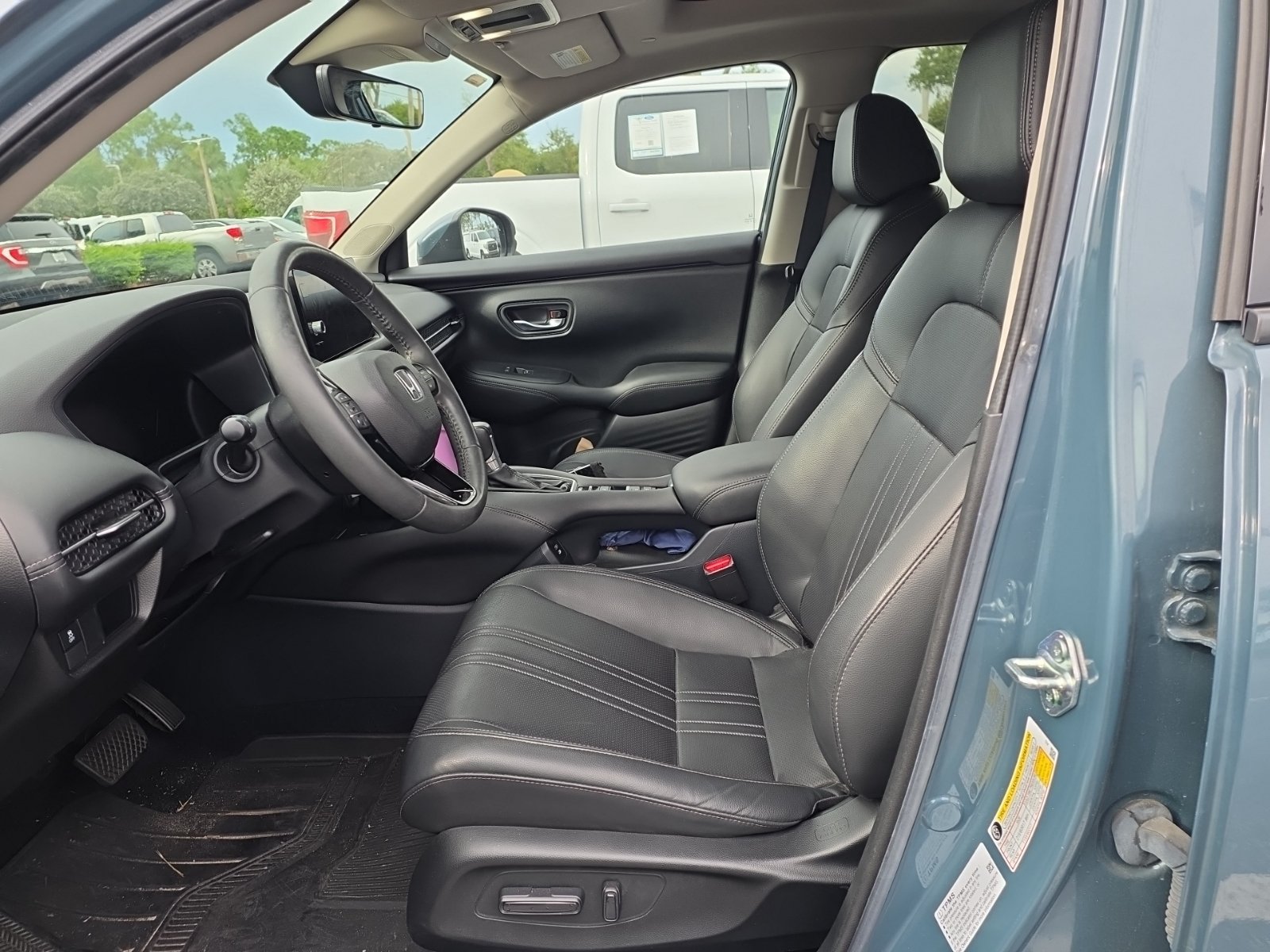 Used 2024 Honda HR-V EX-L image 3
