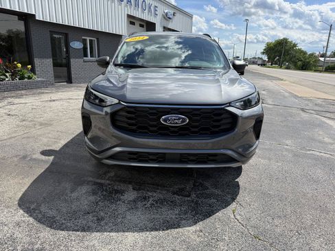 Used 2024 Ford Escape ST-Line w/ Tech Pack #1 AWD/4WD image 5