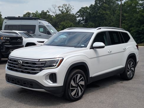 Used 2024 Volkswagen Atlas SEL AWD/4WD image 5