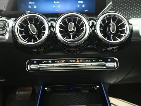 New 2026 Mercedes-Benz GLB 250 4MATIC image 13