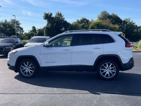 Used 2018 Jeep Cherokee Limited FWD image 4