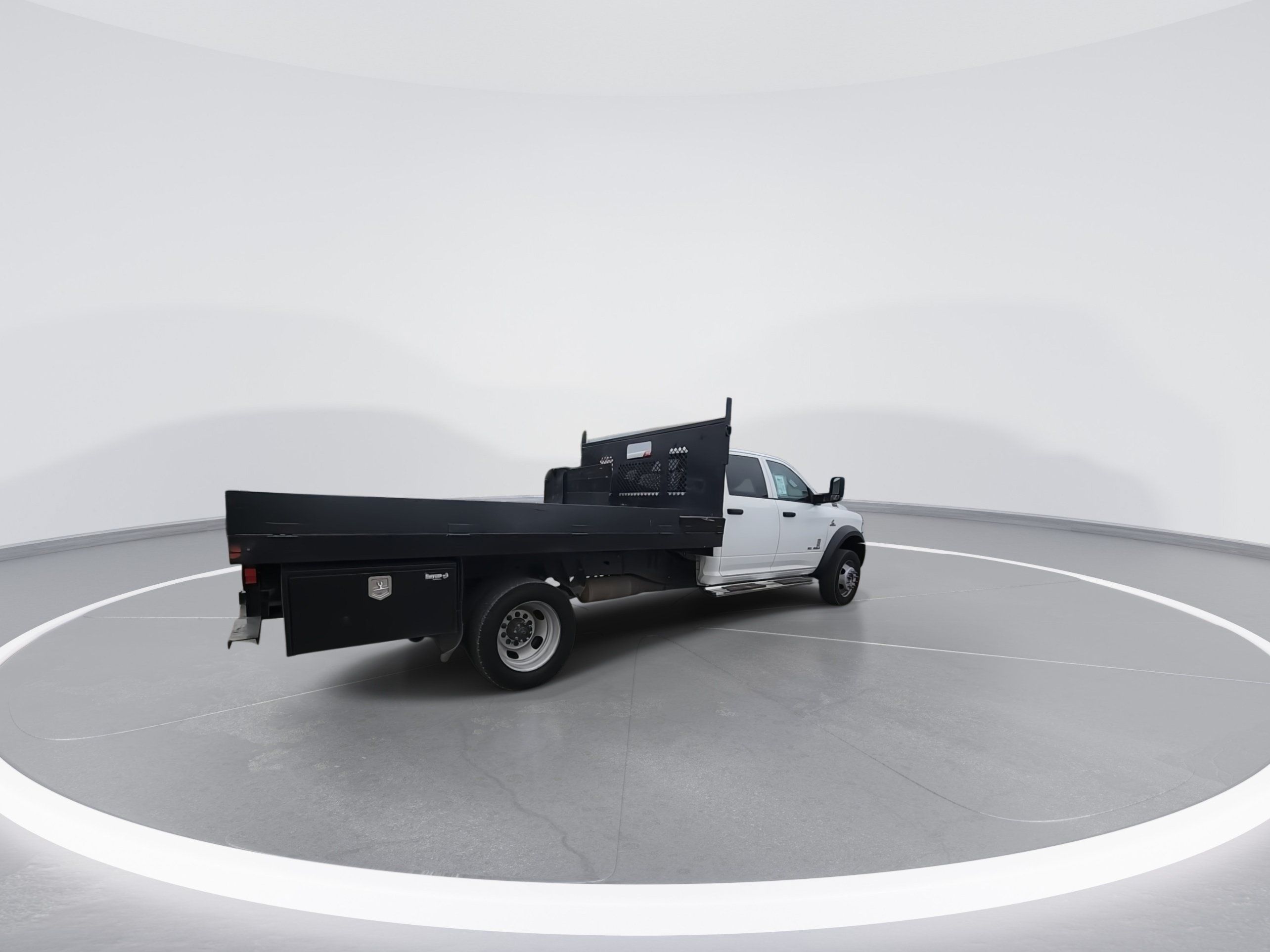 Used 2019 RAM 5500 Tradesman w/ Electrical Accessory Group AWD/4WD image 8