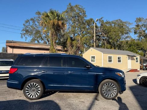 Used 2019 Lincoln Navigator Reserve image 5