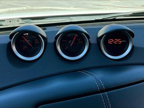 Used 2020 Nissan 370Z Coupe image 27