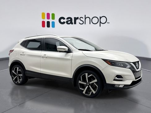 Used 2022 Chevrolet Bolt EUV LT w/ Comfort Package FWD image 7