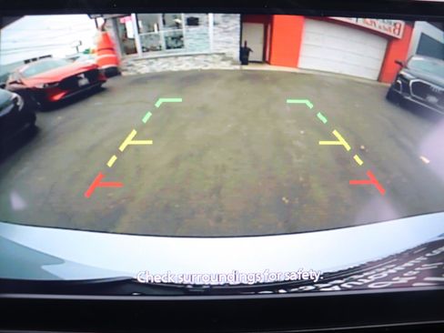 Used 2024 Nissan Versa SR image 30