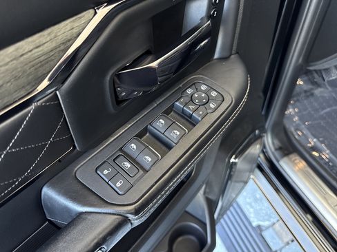Used 2025 RAM 2500 Limited AWD/4WD image 9
