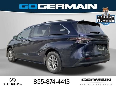 Used 2025 Toyota Sienna XLE FWD image 5
