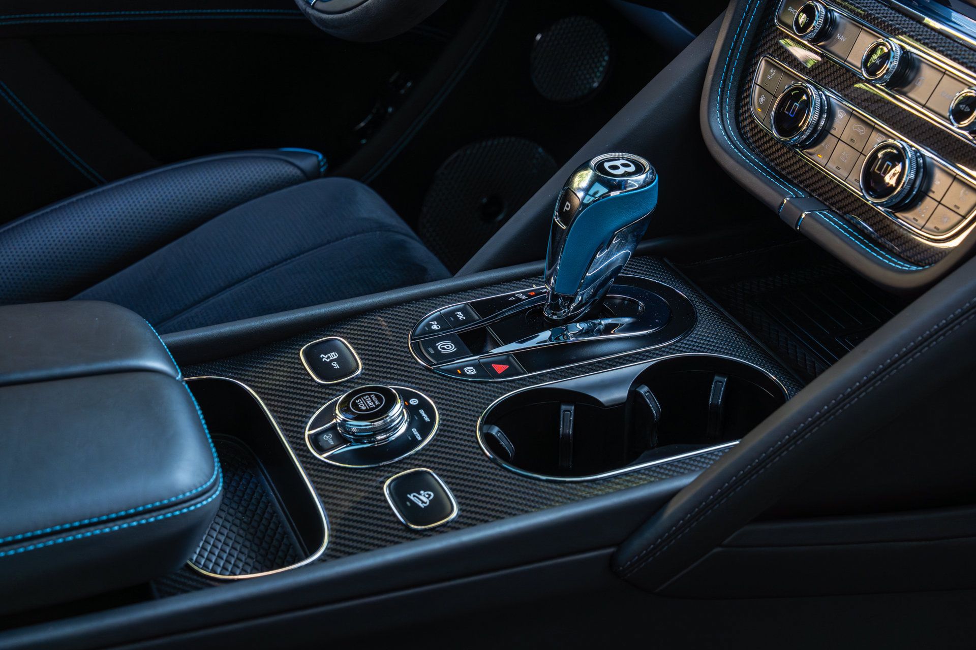 Used 2023 Bentley Bentayga AWD/4WD image 39