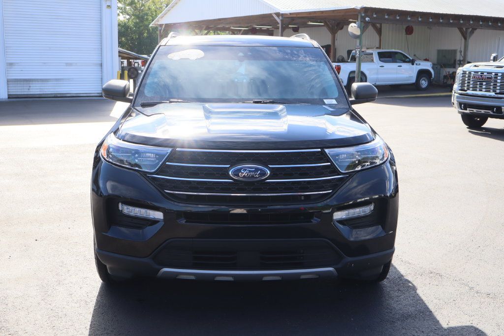 Used 2022 Ford Explorer XLT w/ Equipment Group 202A RWD image 4