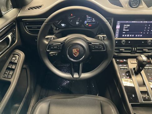 Certified 2025 Porsche Macan AWD/4WD image 15