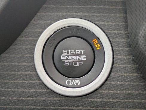 Used 2022 RAM 1500 Limited w/ Body Color Bumper Group image 31