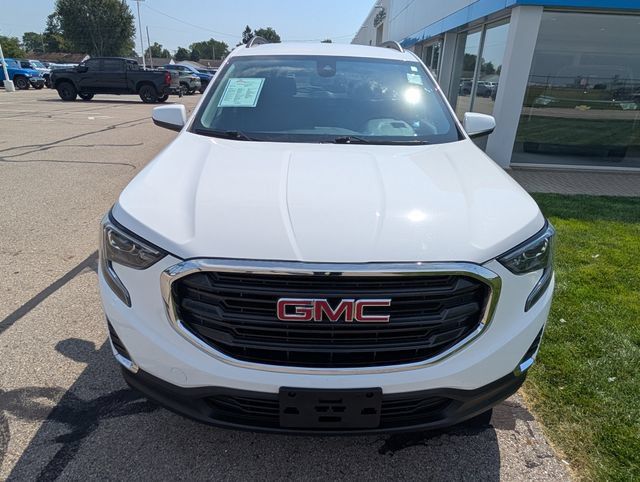 Used 2020 GMC Terrain SLE w/ Driver Convenience Package AWD/4WD image 3