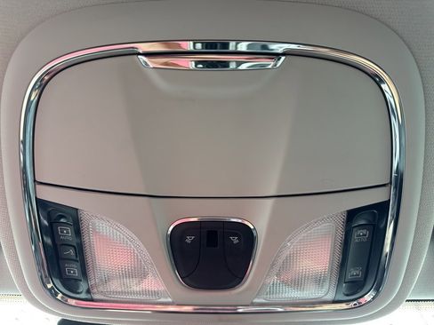 Used 2019 Jeep Cherokee Limited w/ Technology Group image 45