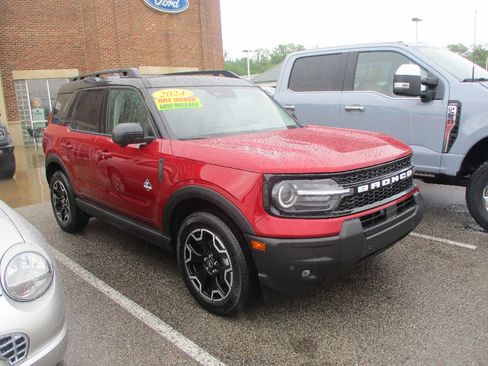 Used 2025 Ford Bronco Sport Outer Banks w/ Outer Banks Tech Package+ AWD/4WD image 1