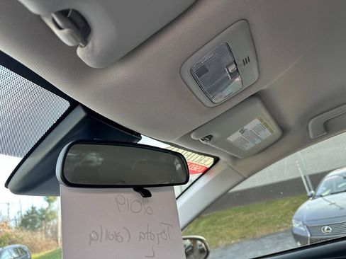 Used 2019 Toyota Corolla L image 21