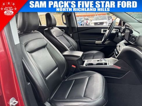 Used 2022 Ford Explorer XLT w/ Equipment Group 202A RWD image 34