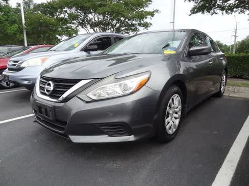 Used 2017 Nissan Altima 2.5 S w/ Power Driver Seat Package FWD image 1