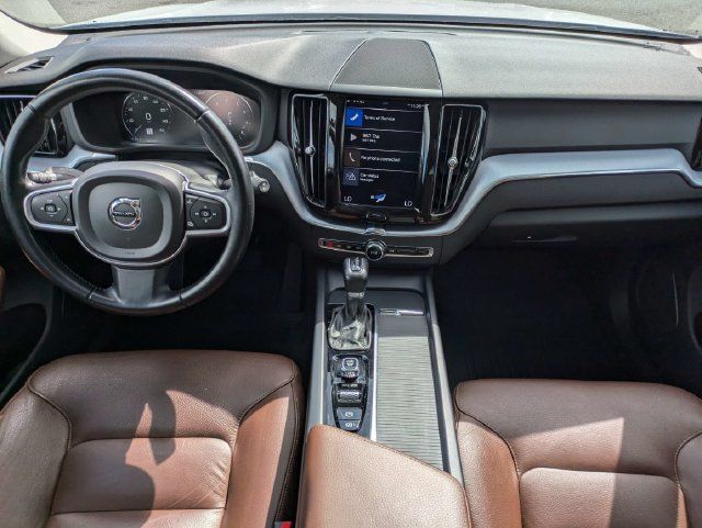 Used 2020 Volvo XC60 T5 Momentum w/ Protection Package Premier FWD image 16