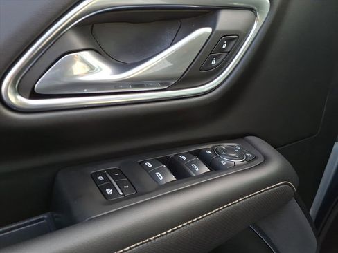 Used 2023 Chevrolet Tahoe Premier w/ Advanced Technology Package image 16