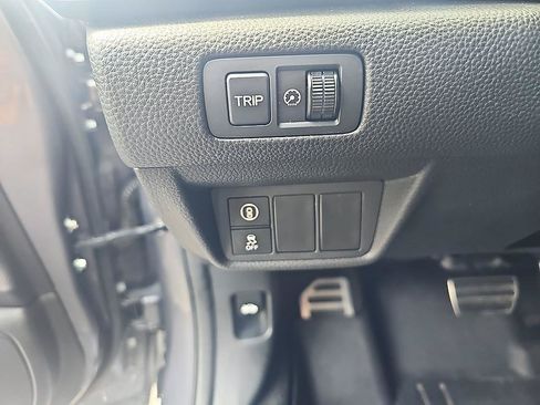 Used 2018 Honda Accord Sport image 12