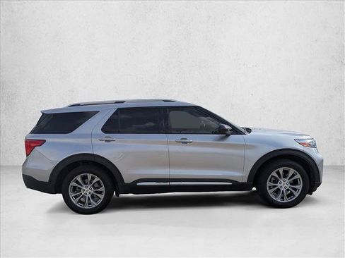 Used 2022 Ford Explorer Limited RWD image 4